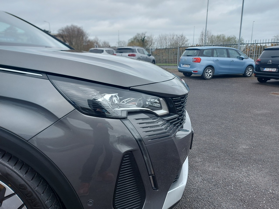 2021 Peugeot 3008 - image 10
