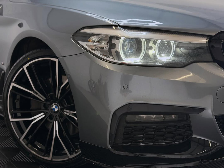2018 BMW 5 Series - image 4