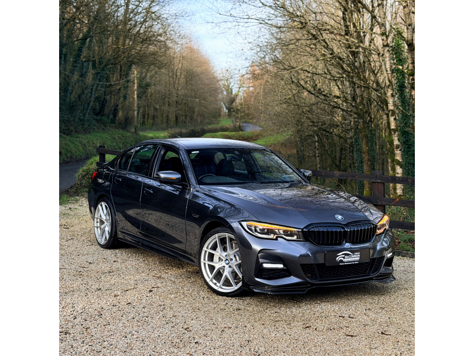 2021 BMW 3 Series 2021 (212)  BMW 330e M-SPORT  290BHP €25,999