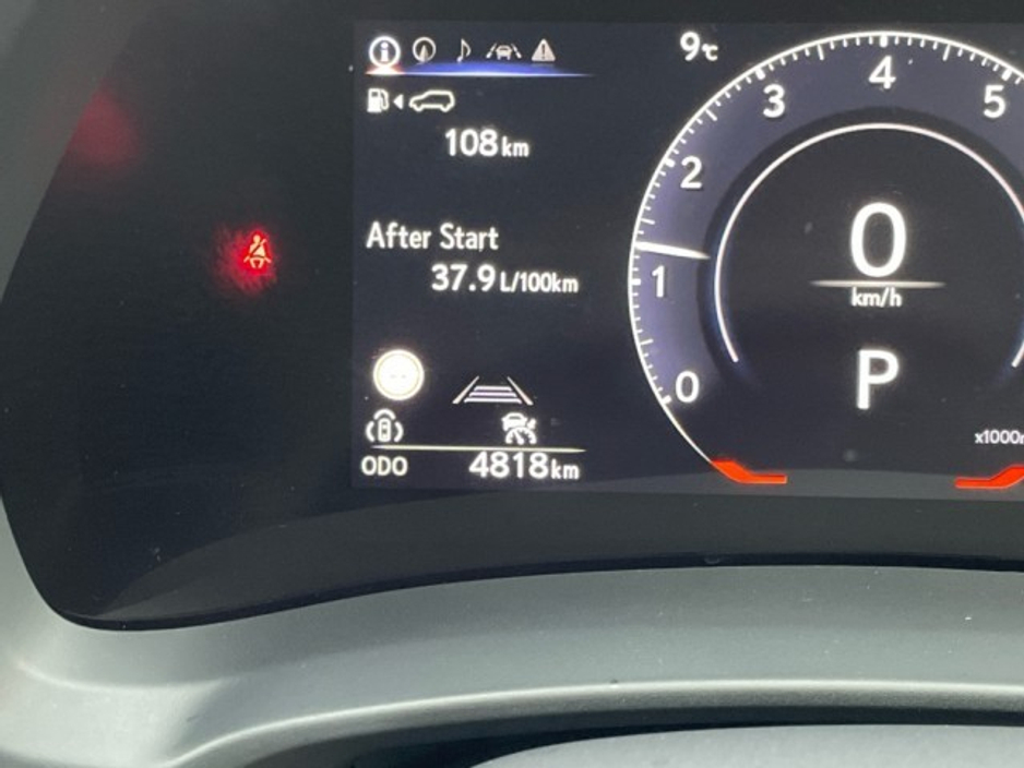 2025 Lexus LBX 1.5h EMOTION // Heated Mirrors // Power Folding Mirrors // Apple Carplay // Android Auto // Dual Zone Climate Control €42,945