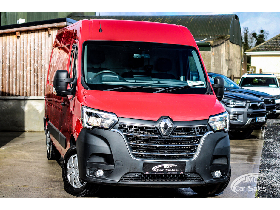 2020 Renault Master - image 4