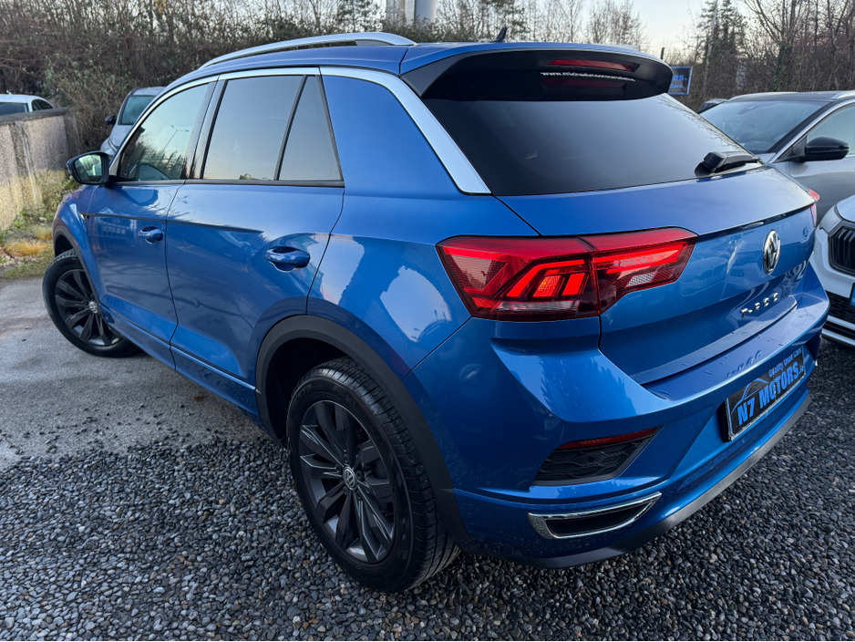 2019 Volkswagen T-Roc - image 5