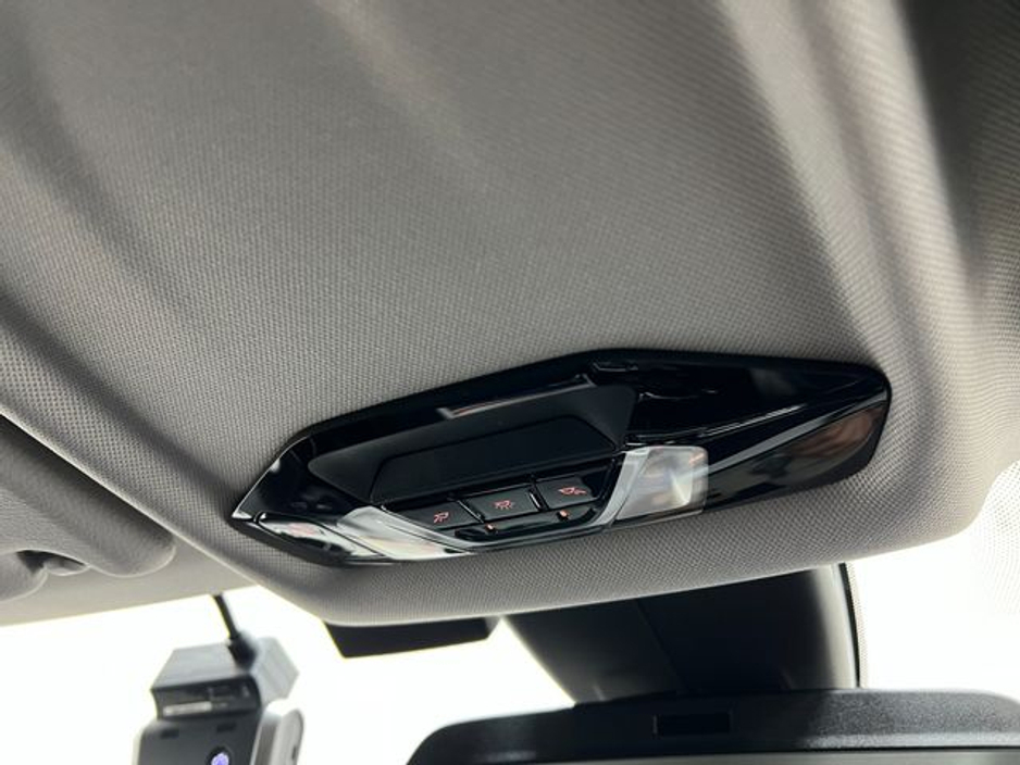 2020 BMW 1 Series - image 43