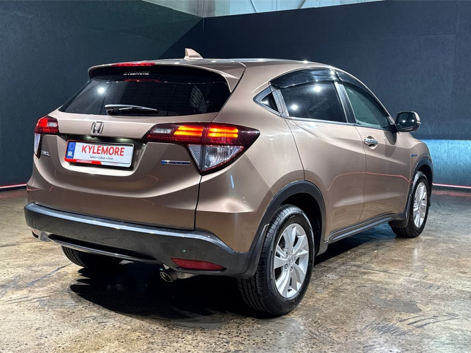 2017 Honda Vezel - image 3