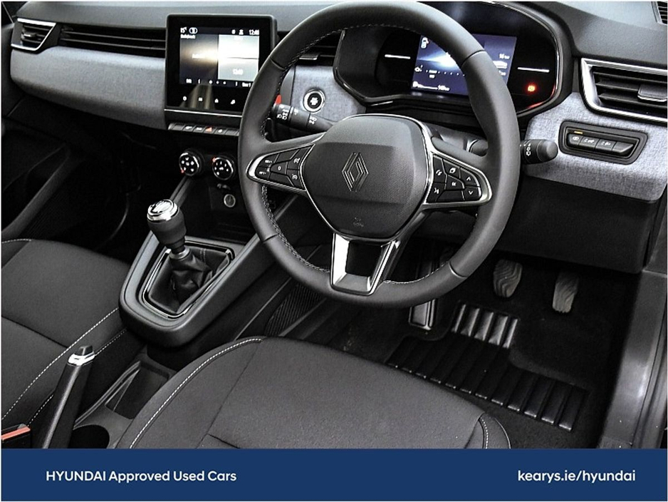 2025 Renault Clio - image 6