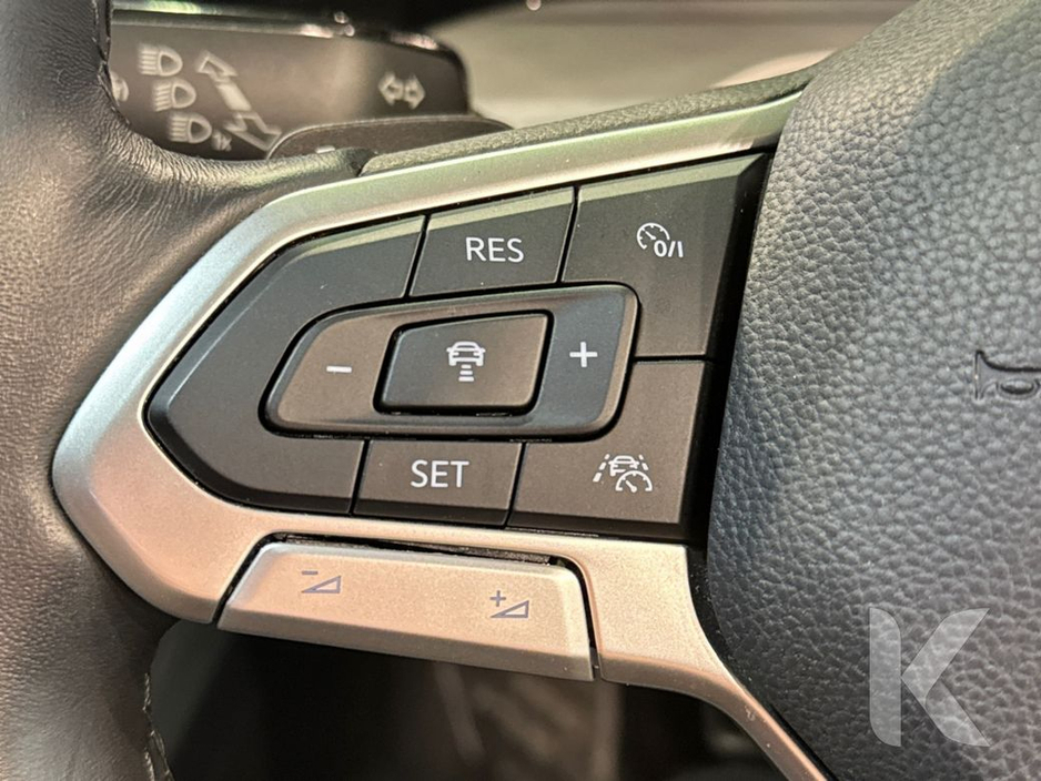 2021 Volkswagen Golf - image 13