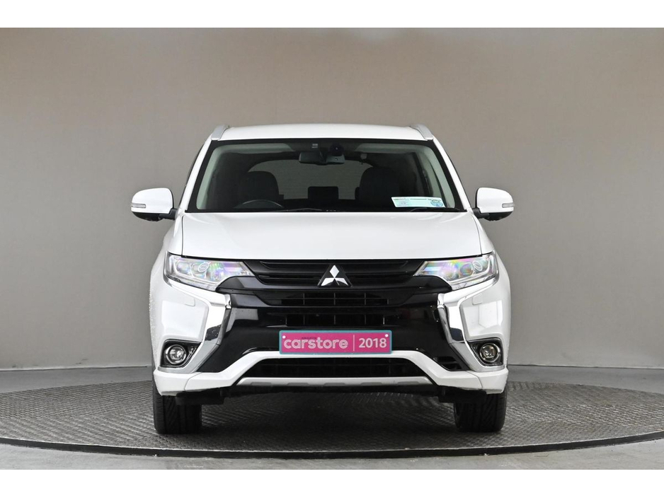 2018 Mitsubishi Outlander - image 2