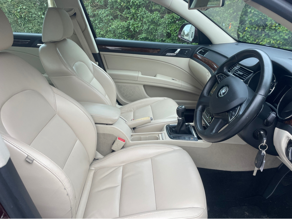 2014 Skoda Superb ELEGANCE 1.6 TDI 105HP 4DR