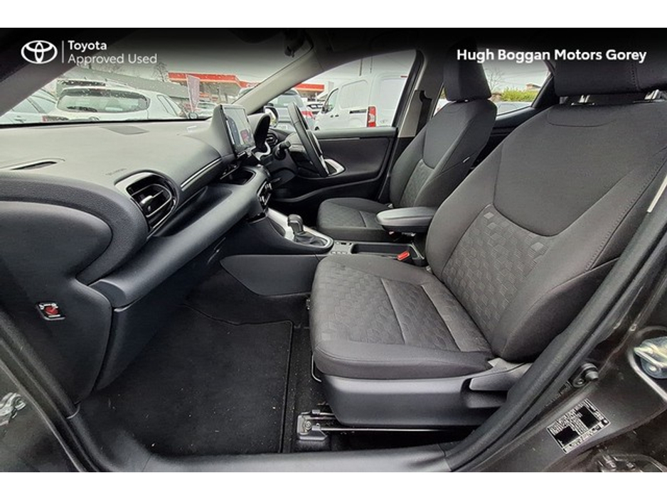 2024 Toyota Yaris 1.5 HYBRID LUNA 4DR €24,950