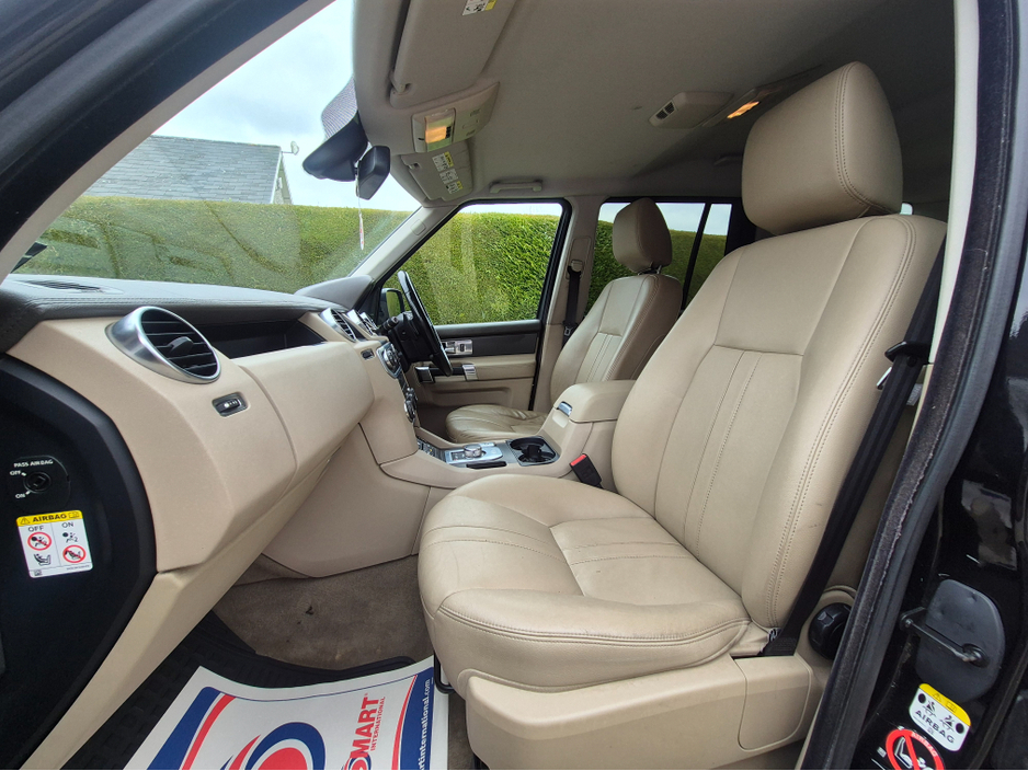 2013 Land Rover Discovery - image 11