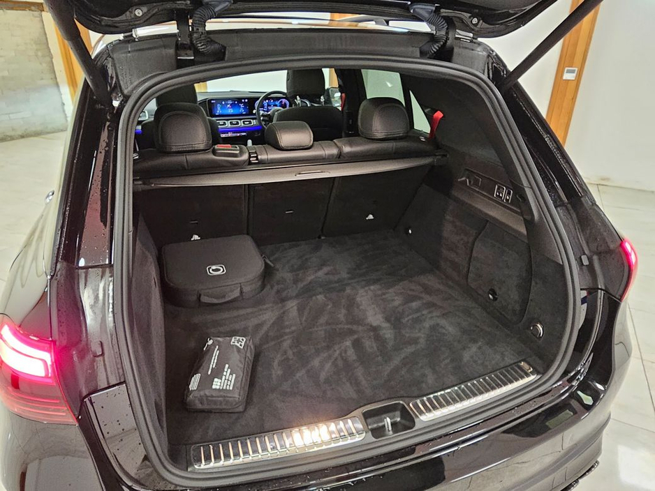 2025 Mercedes-Benz GLE Class - image 21