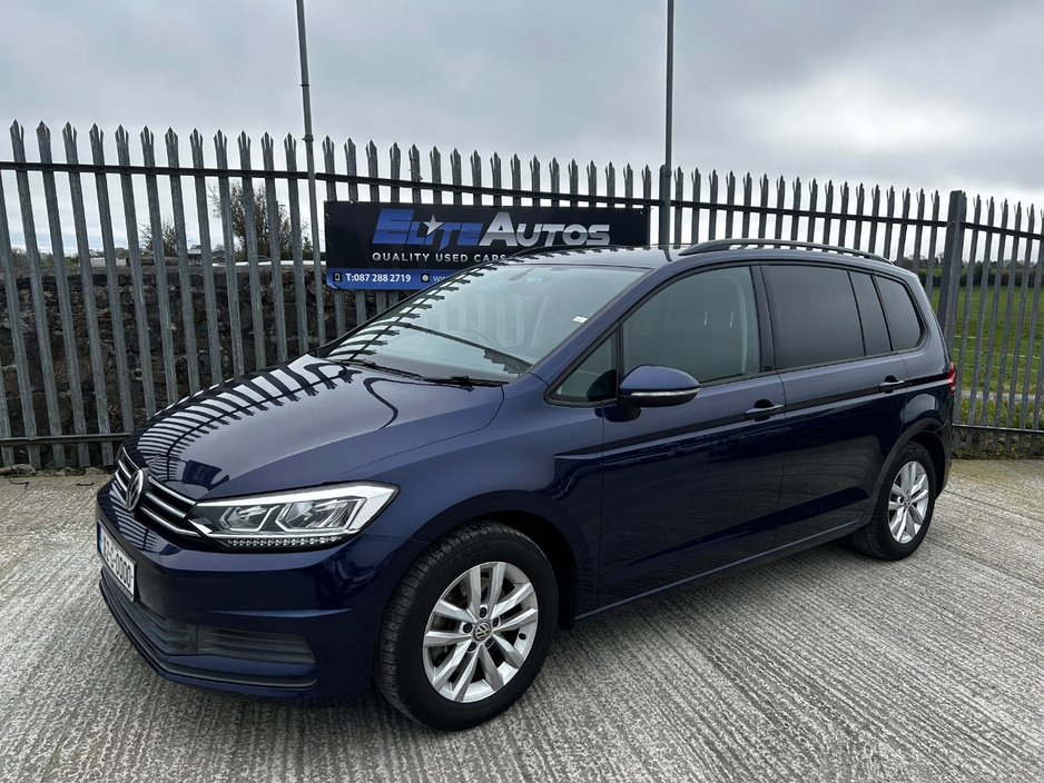 2016 Volkswagen Touran - image 2