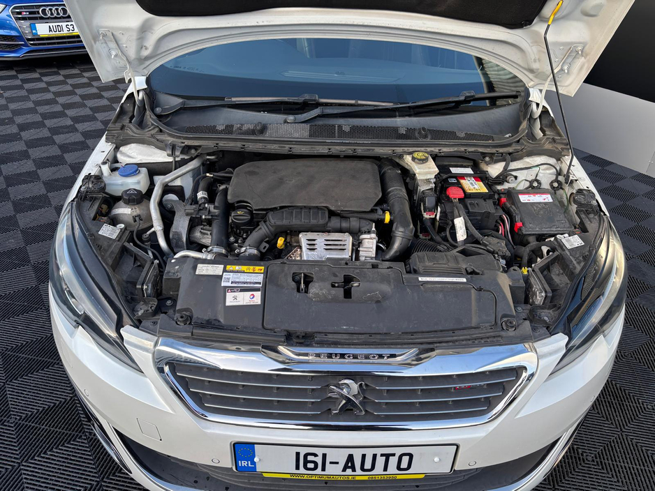 2016 Peugeot 308 - image 8