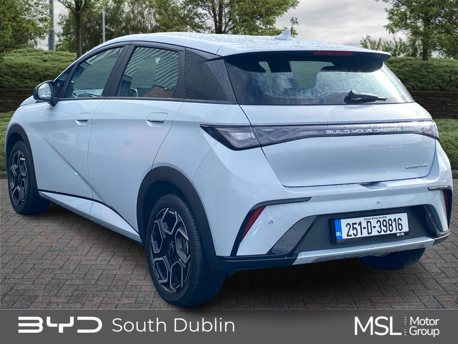 2025 BYD Dolphin - image 4