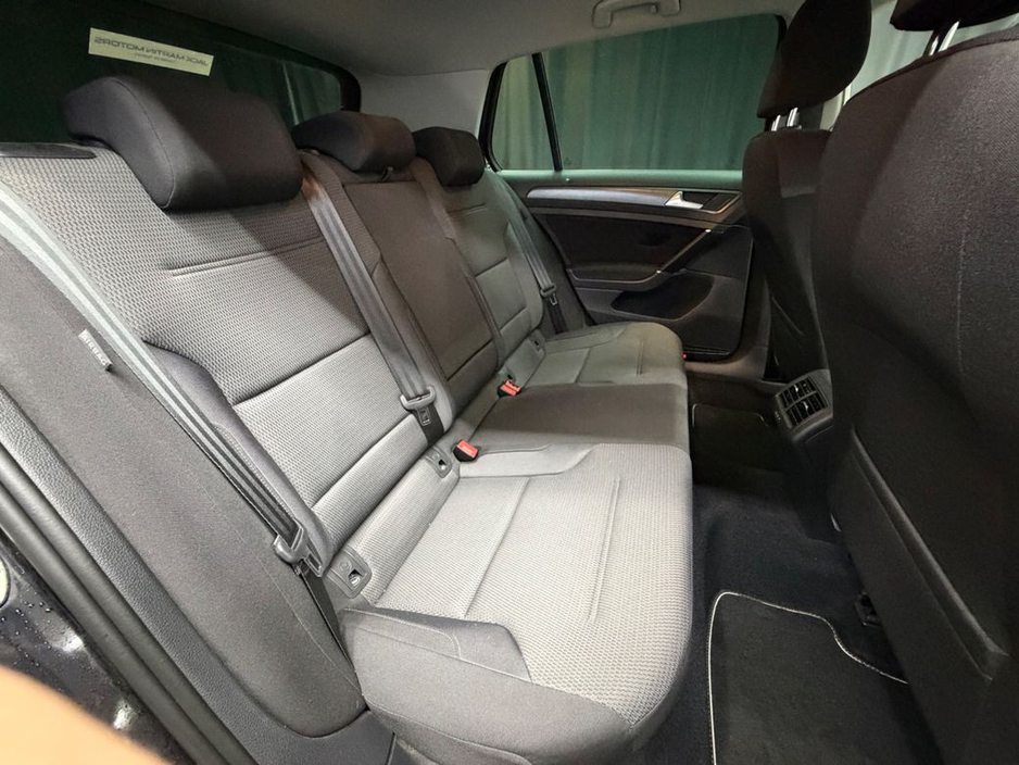 2017 Volkswagen Golf - image 28
