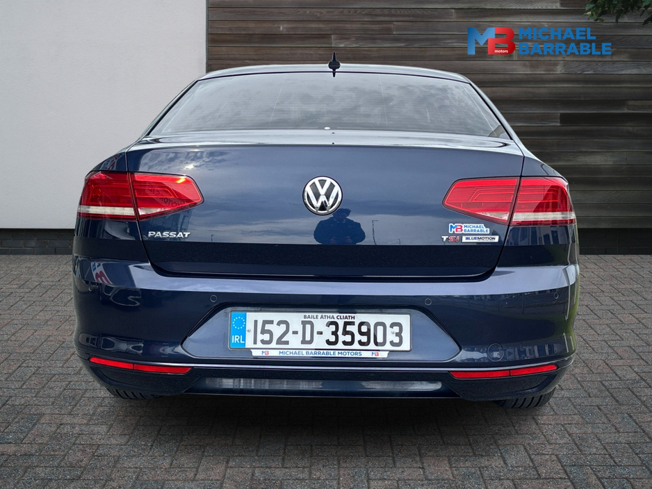 2015 Volkswagen Passat - image 12