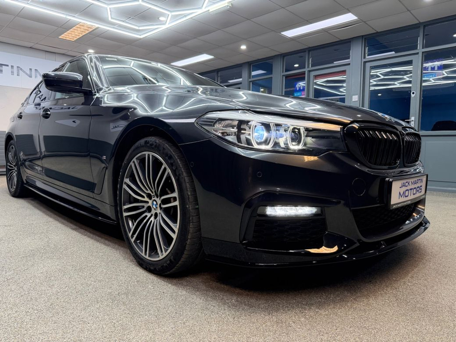 2019 BMW 5 Series - image 12