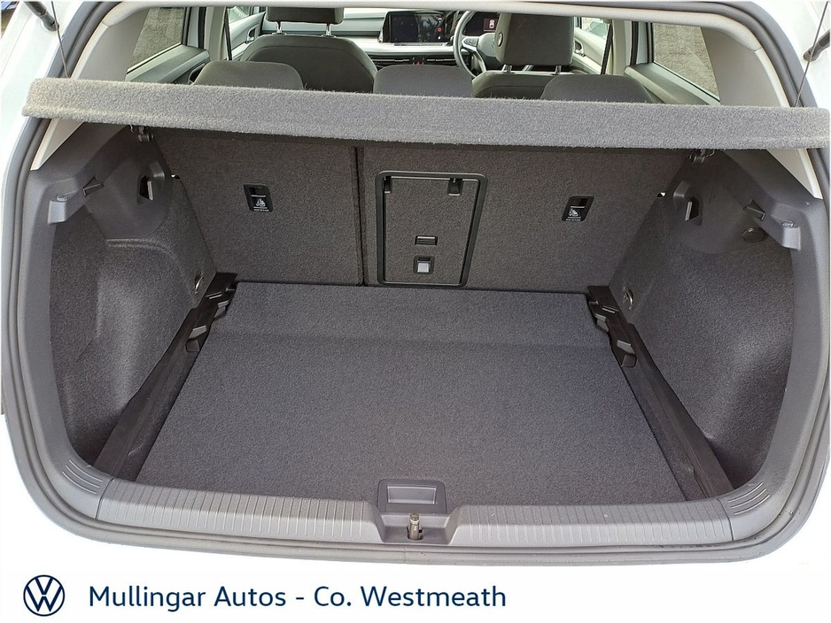 2024 Volkswagen Golf - image 9