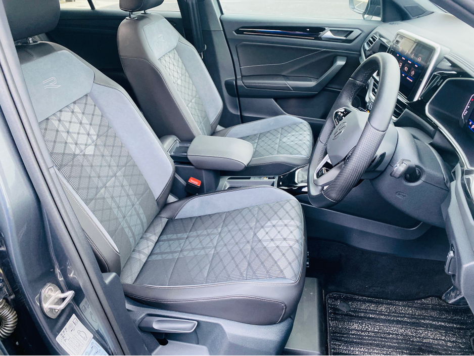 2023 Volkswagen T-Roc - image 13