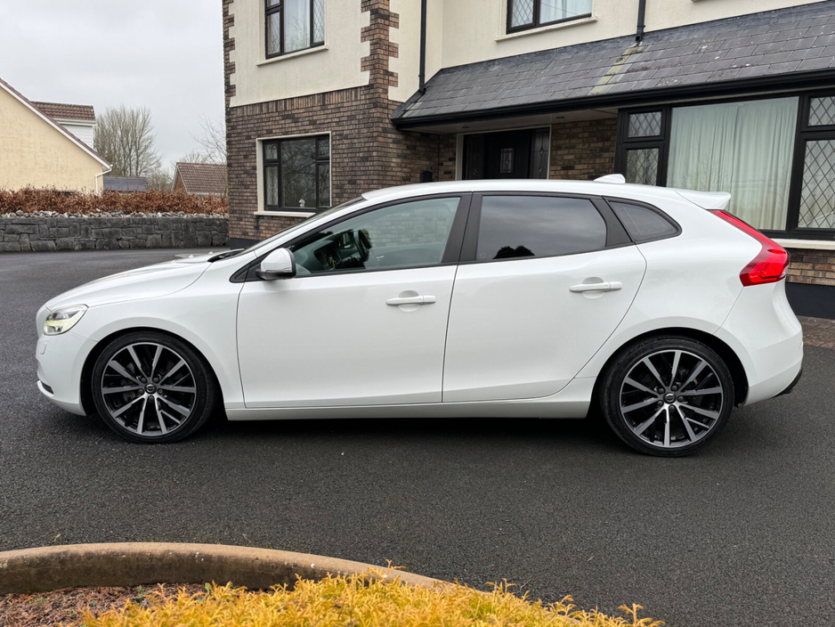 2018 Volvo V40 D2 (120hp) Momentum Edition Geartronic