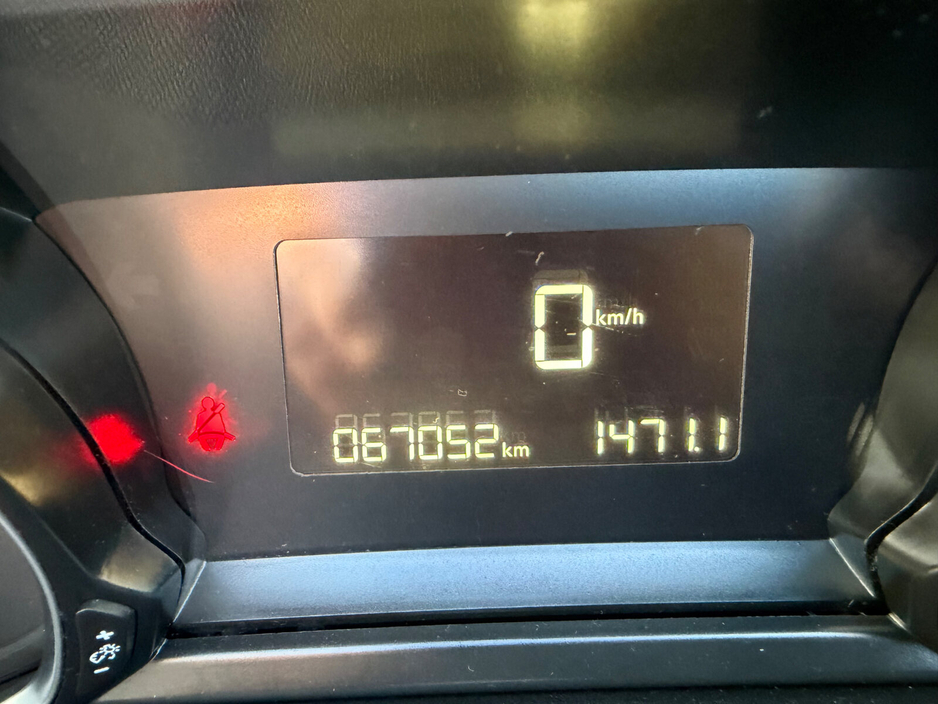 2017 Peugeot 308 - image 11