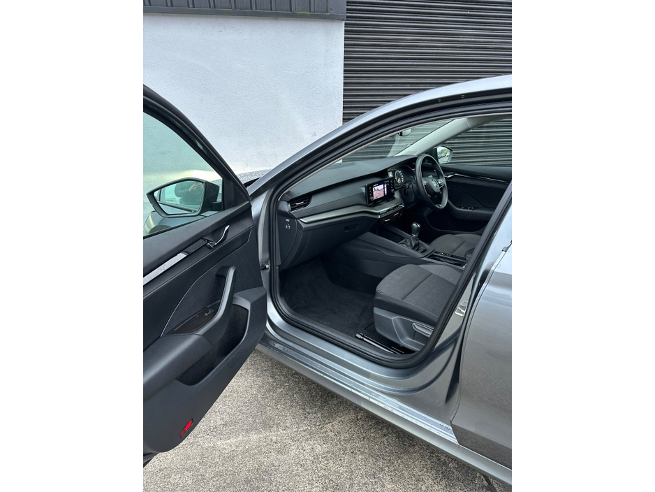 2024 Skoda Octavia OCTAVIA AMB 2.0TDI 115HP €30,995