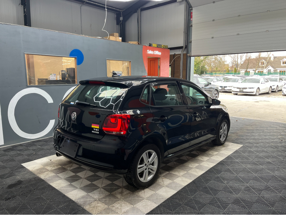 2014 Volkswagen Polo - image 2