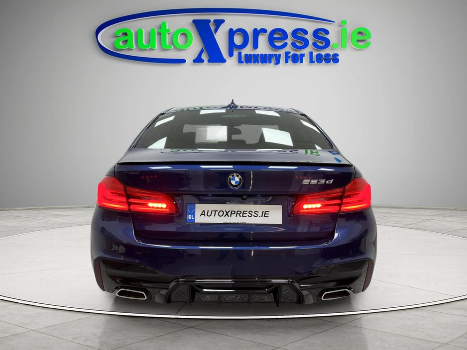 2018 BMW 5 Series - image 9