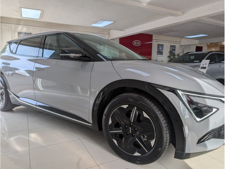 2026 Kia EV6 - image 4