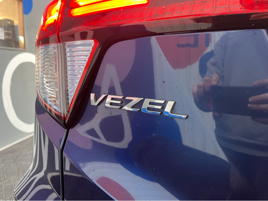 2017 Honda Vezel €16950 2017 HONDA VEZEL HYBRID Z SENSING 1.5 AUTOMATIC / CRUISE CONTROL / REVERSE CAMERA / HEATED SEATS / PADDLE SHIFTERS AND MORE €16,950