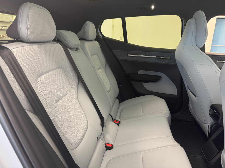 2024 Volvo EX30 Twin Motor BEV 428hp Ultra €37,950