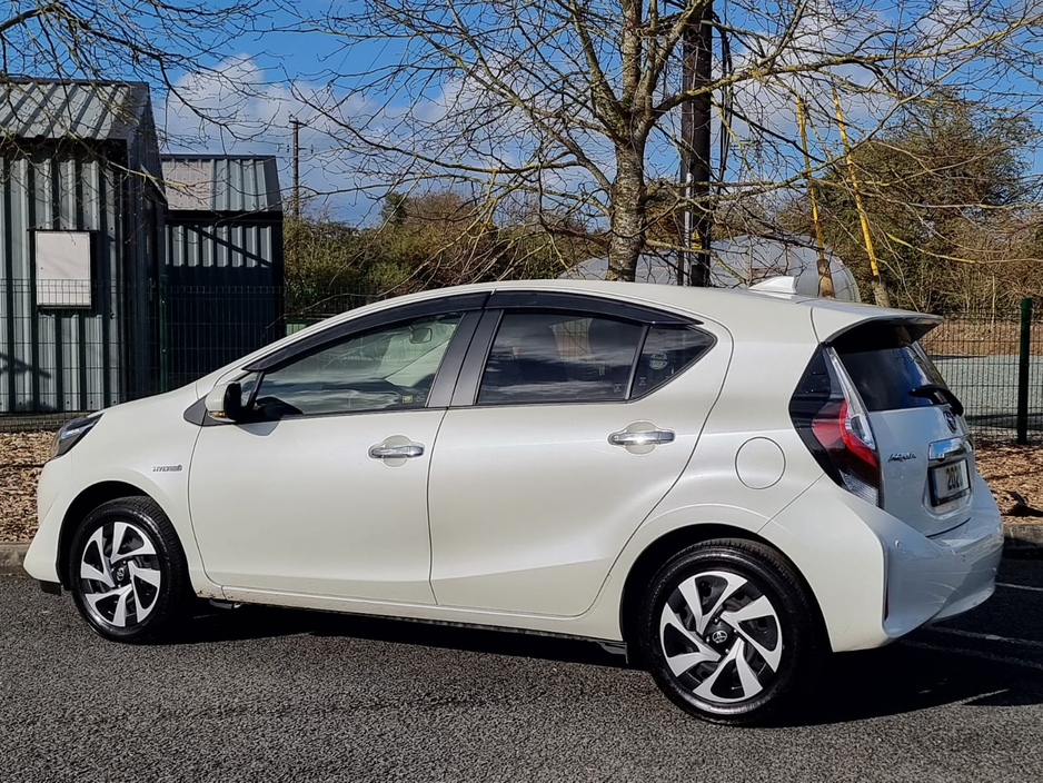 2018 Toyota Aqua - image 11