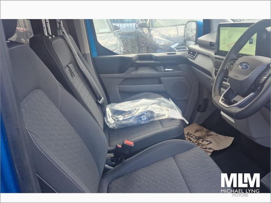 2026 Ford Transit Custom Kombi Limited L1 2.5 PHEV