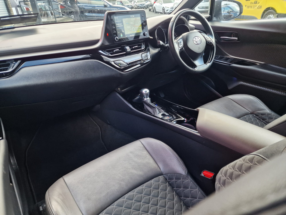 2022 Toyota C-HR 1.8 HYBRID AUTOMATIC SOL HIGH SPEC 2 KEYS 5 SEATER