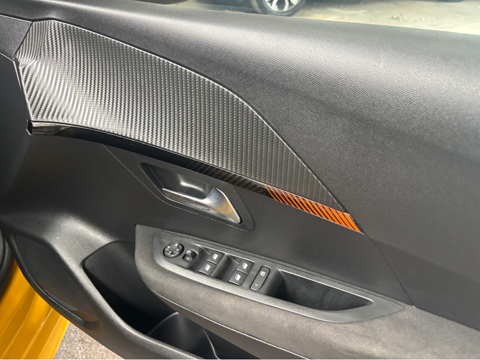 2023 Peugeot 208 - image 5