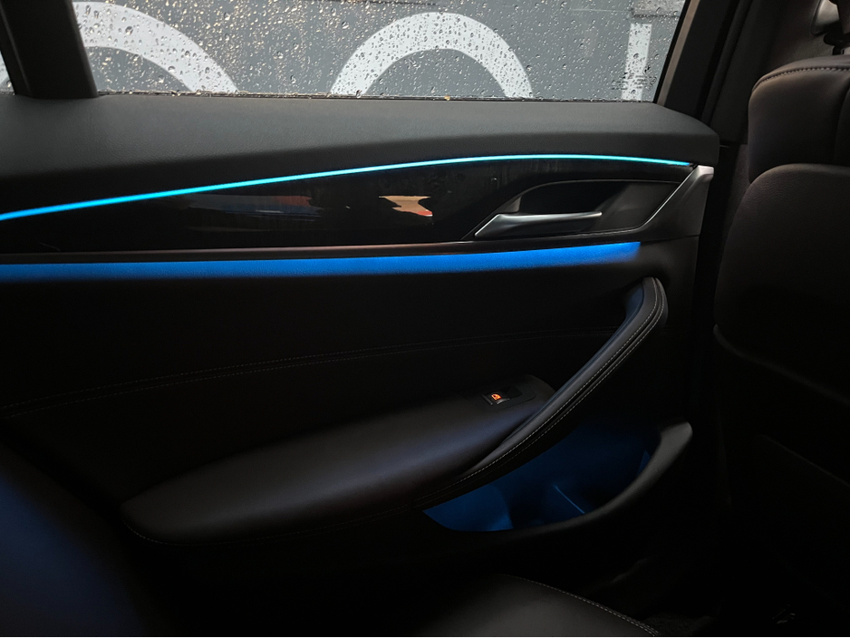 2020 BMW 5 Series - image 18