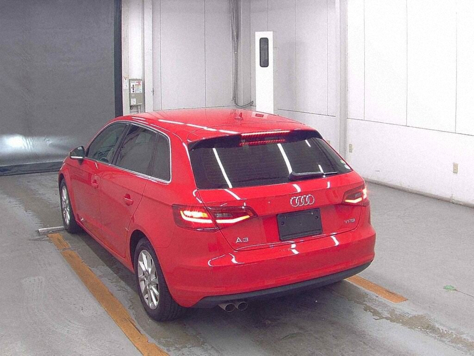 2015 Audi A3 - image 2