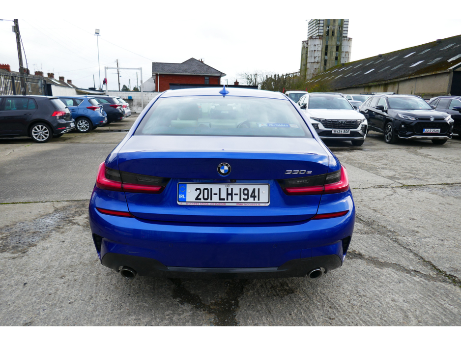 2020 BMW 3 Series - image 9