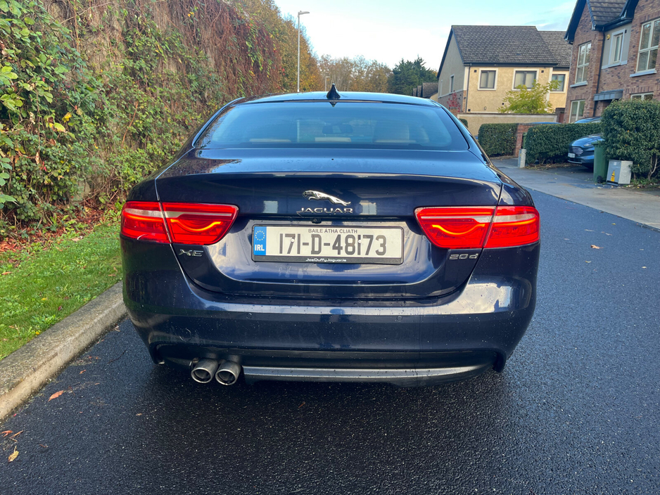 2017 Jaguar XE - image 5