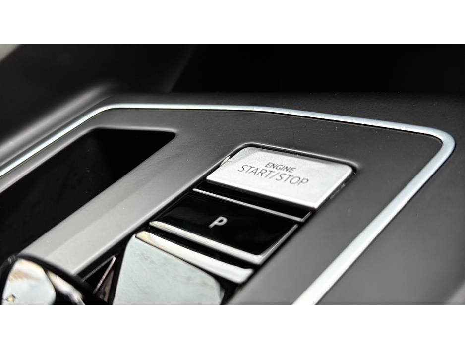 2021 Volkswagen Golf - image 18