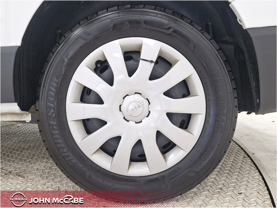 2025 Nissan Primastar - image 33