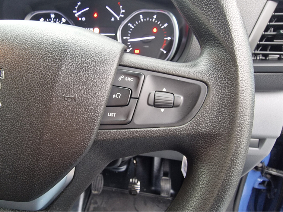 2019 Peugeot Expert - image 7