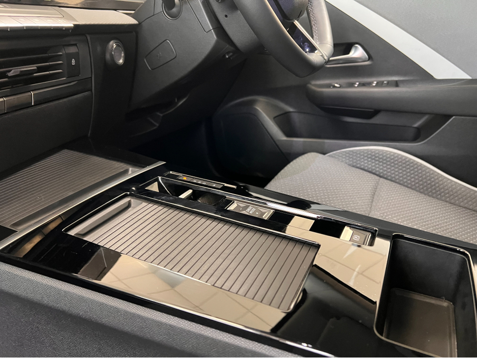 2024 Opel Astra Low Kms AUTOMATIC DIESEL As New **Finance Arranged/High Spec/Automatic www.bolands.ie Est.1955 €26,450