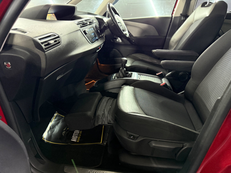 2015 Citroen C4 e-HDi 115 Airdream 6-spd man EXCLUSIVE €6,950