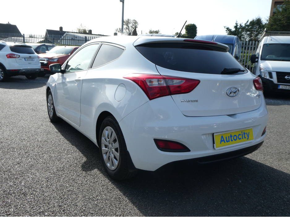 2015 Hyundai i30 DOE 07/26 €5,900