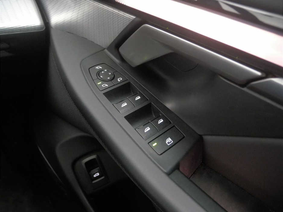 2024 BMW i5 - image 21