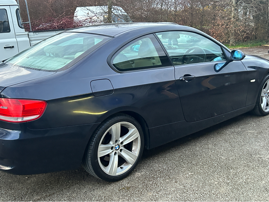 2008 BMW 3 Series - image 5