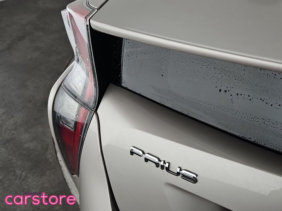 2017 Toyota Prius - image 16