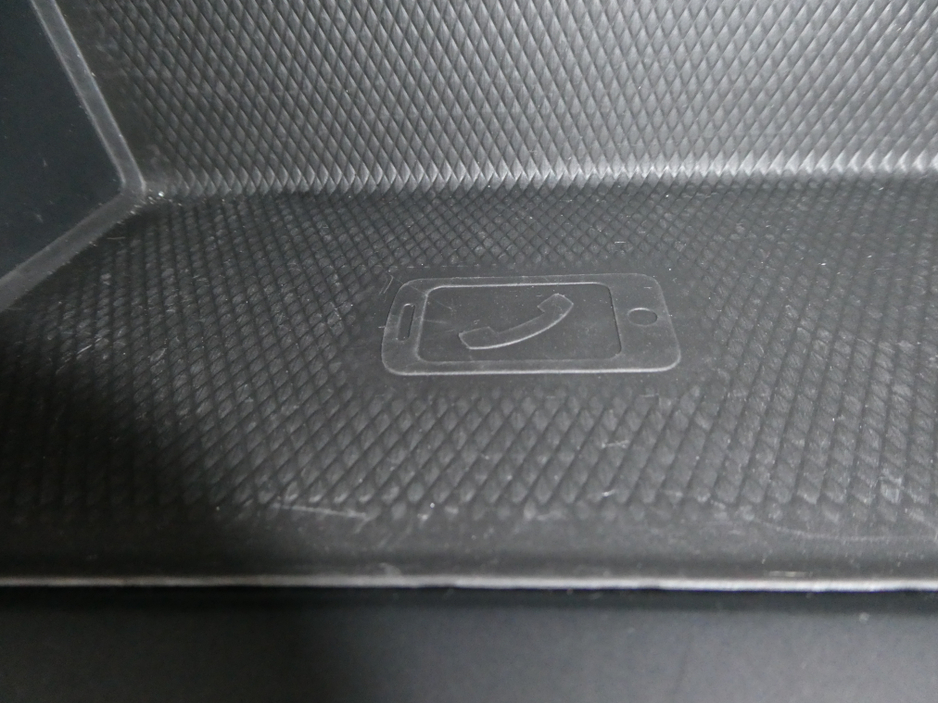 2022 Volkswagen Golf - image 41