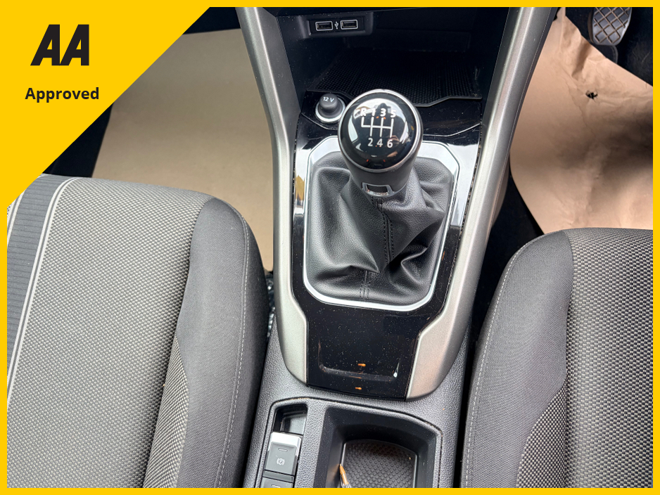 2020 Volkswagen T-Roc - image 16